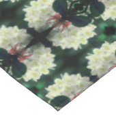 White Azalea Flower with Raindrops Abstract Tafelkleed (Gekanteld)