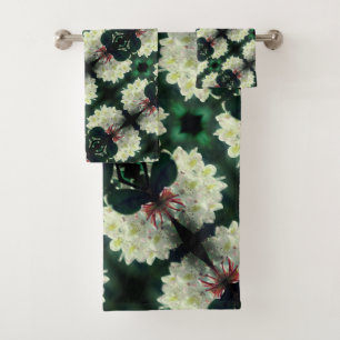 White Azalea Flower with Raindrops Pattern Bad Handdoek