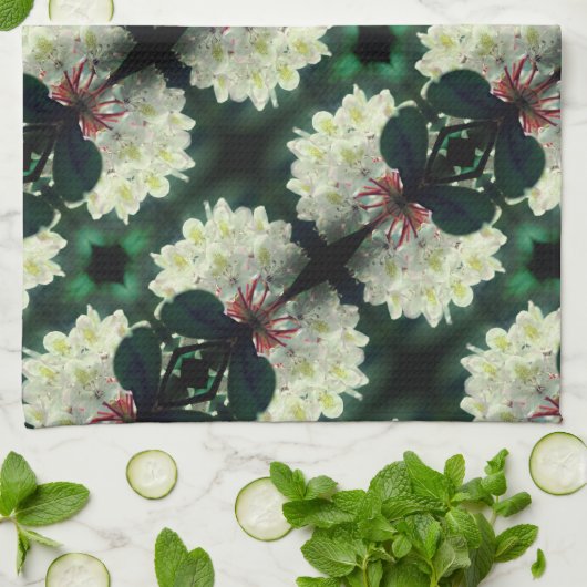 White Azalea Flower with Raindrops Pattern Theedoek (Gevouwen)