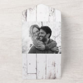 White Barn Wood Farmhouse Barn Wedding All In One Uitnodiging (Buitenkant)