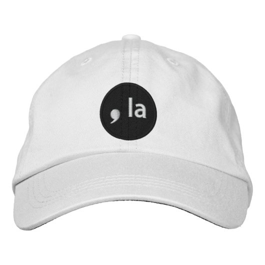 White Baseball Pet with ,la Logo (Voorkant)