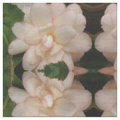 White Begonia Flower Floral Patterned Fabric Stof (Close Up)