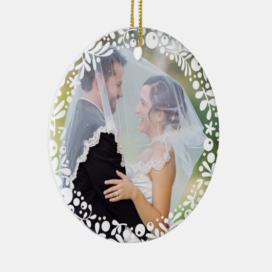 White Berry Framed Wedding Photo with Custom Text Keramisch Ornament (Rechts)