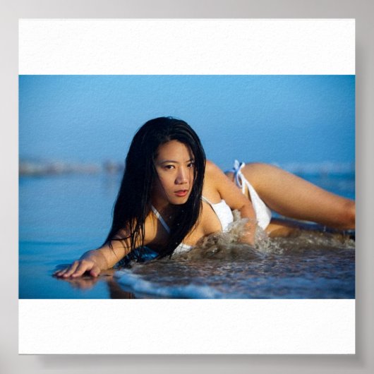 White bikini Beach Poster (Voorkant)