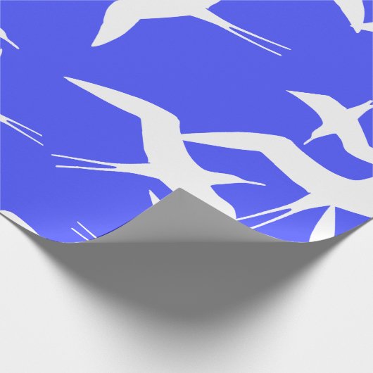 White Birds Blue Background Zee Theme Cadeaupapier (Hoek)