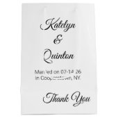 White & Black in Elegance: Wedding Medium Cadeauzakje (Achterkant)