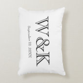White & black monogram wedding keepsake  accent kussen (Voorkant(Verticaal))
