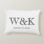 White & black monogram wedding keepsake  accent kussen (Achterkant)