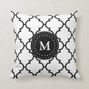 White Black Quatrefoil Pattern Monogramed Pillow Kussen