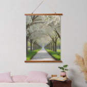 "White Blossom Lane – Tranquil Floral" Hangend Wandkleed (Slaapkamer)
