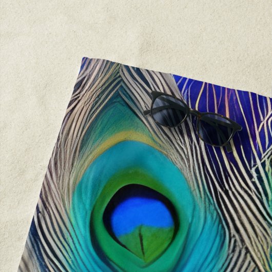 White blue en Green Piebald Peacock Strandlaken (In situ)