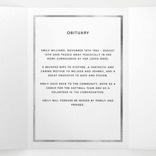 White blue floral phototri-vouwbegrafenisprogramma drieluik aankondiging (Binnenkant midden)