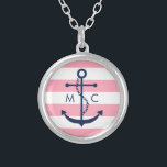 White Blue Pink Monogram Stripes Anchor Zilver Vergulden Ketting<br><div class="desc">Het stijlvolle ontwerp kenmerkt een anker silhouet op brede strepen en kan met uw monogram,  initialen,  naam,  of om het even welke tekst van uw keus worden gepersonaliseerd.</div>