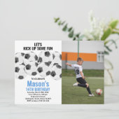 White Blue Soccer Birthday-uitnodigingen met foto Kaart (Staand voorkant)