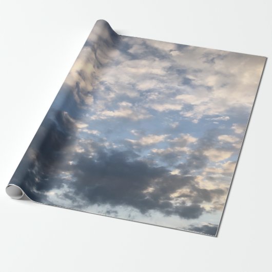 White Blueish Clouds Wrapping Papers Cadeaupapier (Uitgerold)