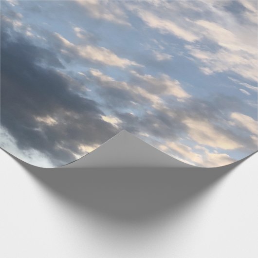 White Blueish Clouds Wrapping Papers Cadeaupapier (Hoek)