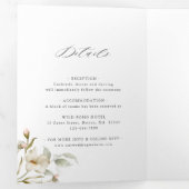 White Blush Sage Elegant Floral Wedding Drieluik Uitnodiging (Binnenzijde eerst)