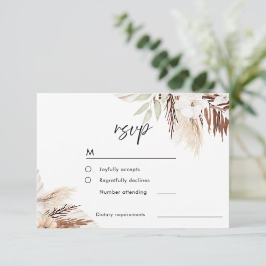 White Boho Flowers Sage Green Leaves Wedding RSVP Kaartje (Staand voorkant)