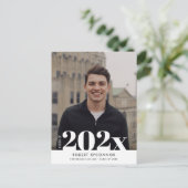 white bold typografie afstuderen uitnodiging (Staand voorkant)