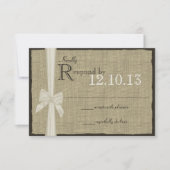 White Bow en Burlap bruiloft reactie RSVP Kaartje (Voorkant)