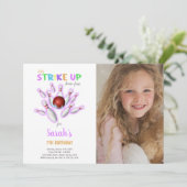 White Bowling Birthday Uitnodigingen met foto (Staand voorkant)