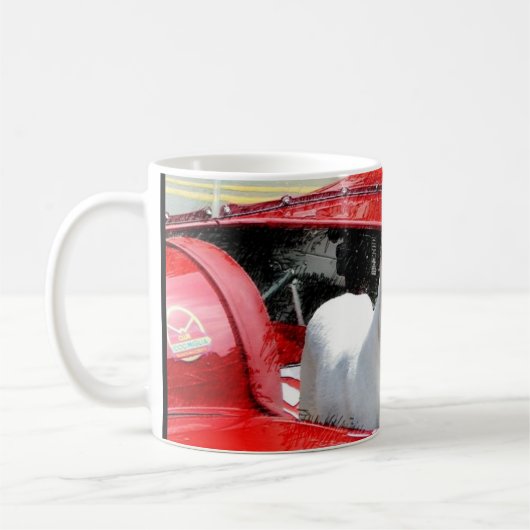 White boxer Dog in Maserati mok (Links)