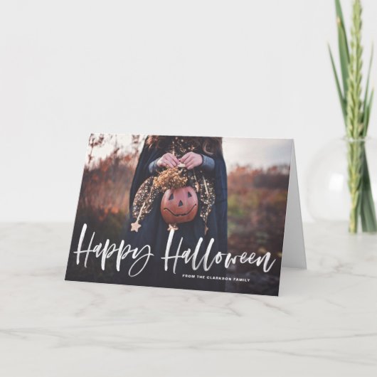 White Brush Lettering Overlay Gelukkig Halloween Feestdagen Kaart (Voorkant)