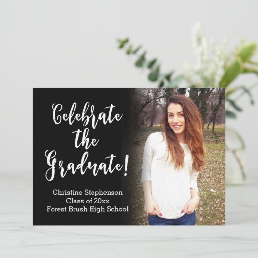 White Brush Script Celebrate Photo Afstuderen Kaart (Staand voorkant)