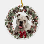 White Bulldog Pinecone Wreath Personalized Keramisch Ornament (Voorkant)