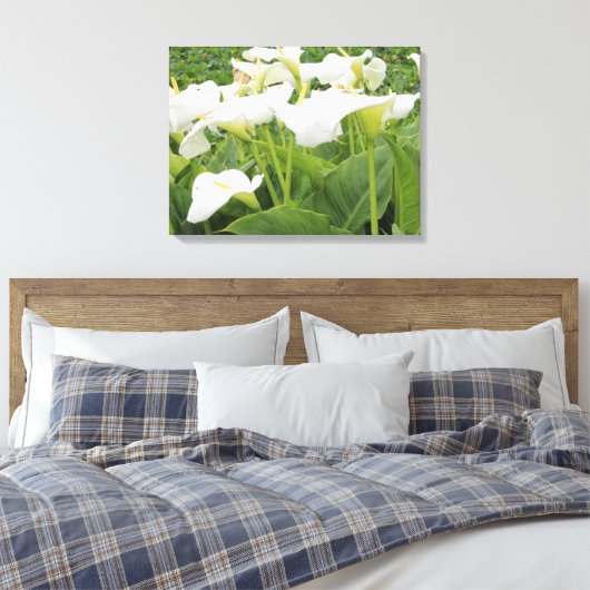 White Calla Lily Canvas Afdruk (Insitu (Slaapkamer))