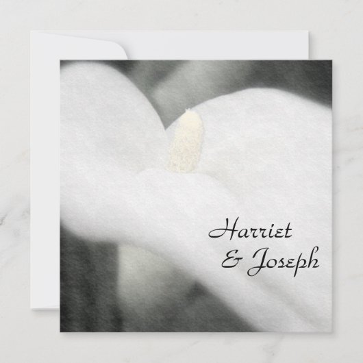 White Calla Lily Elegant Wedding Invitation Kaart (Voorkant)