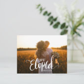 White Calligraphy Elope Marriage Announement Briefkaart (Staand voorkant)