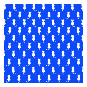 White Cat geïsoleerd op Blue Polka Dot Pattern Foto Afdruk