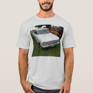 white chevy 1963 nova met chroom front uitzicht t-shirt
