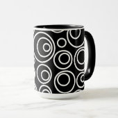 White Circles Design on Black Mok (Voorkant rechts)