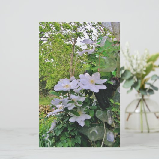 White Clematis Blossom Stationery Briefpapier (Staand voorkant)