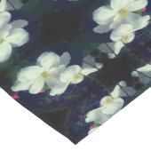 White Clematis Flower Pair Abstract Korte Tafelloper (Hoek)
