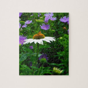 White Cone flower, paarse bloemen en moth Legpuzzel