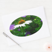 White Cone flower, paarse bloemen en moth Ovale Sticker (Envelop)