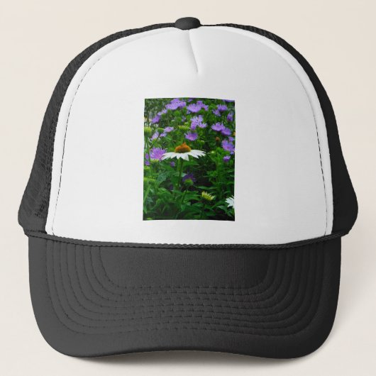 White Cone flower, paarse bloemen en moth Trucker Pet (Voorkant)