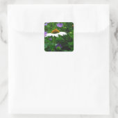 White Cone flower, paarse bloemen en moth Vierkante Sticker (Tas)