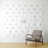 White Custom Business Logo Step Repeat Backdrop Wandkleed (In Situ (horizontaal))