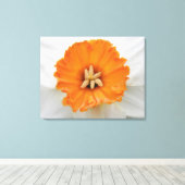 White Daffodil Canvas Print (Insitu (Houten vloer))