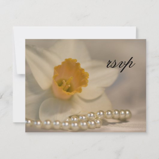 White Daffodil Pearls Wedding RSVP Response Kaart (Voorkant)