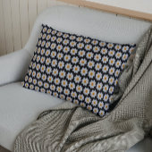 White Dahlia Floral Pattern on Black Kussensloop