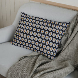 White Dahlia Floral Pattern on Black Kussensloop