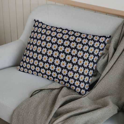 White Dahlia Floral Pattern on Black Kussensloop