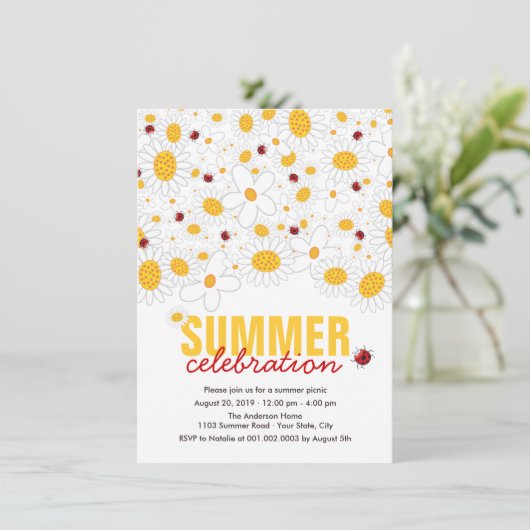 White Daisies en Red Ladybugs Summer Party Kaart (Staand voorkant)