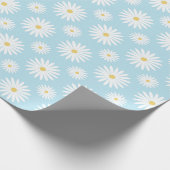 White Daisies On Blue  Cadeaupapier (Hoek)