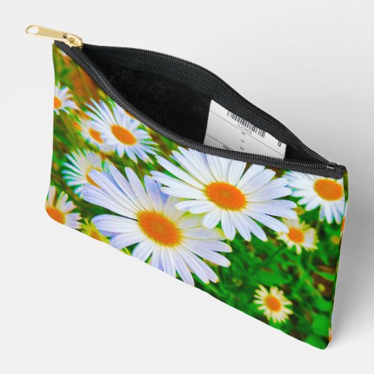 White Daisies Pouch Etui (Open)